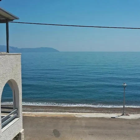 Beachfront House Agia Pelagia Kythira Apartment *