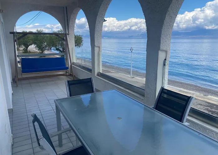 Beachfront House Agia Pelagia Kythira Appartamento *
