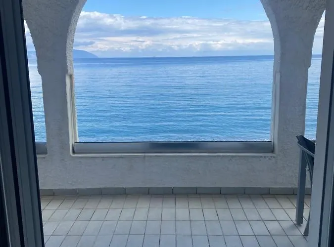 Beachfront House Agia Pelagia Kythira Appartamento *