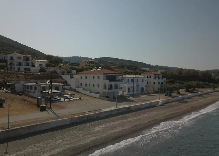 Beachfront House Agia Pelagia Kythira Appartamento *